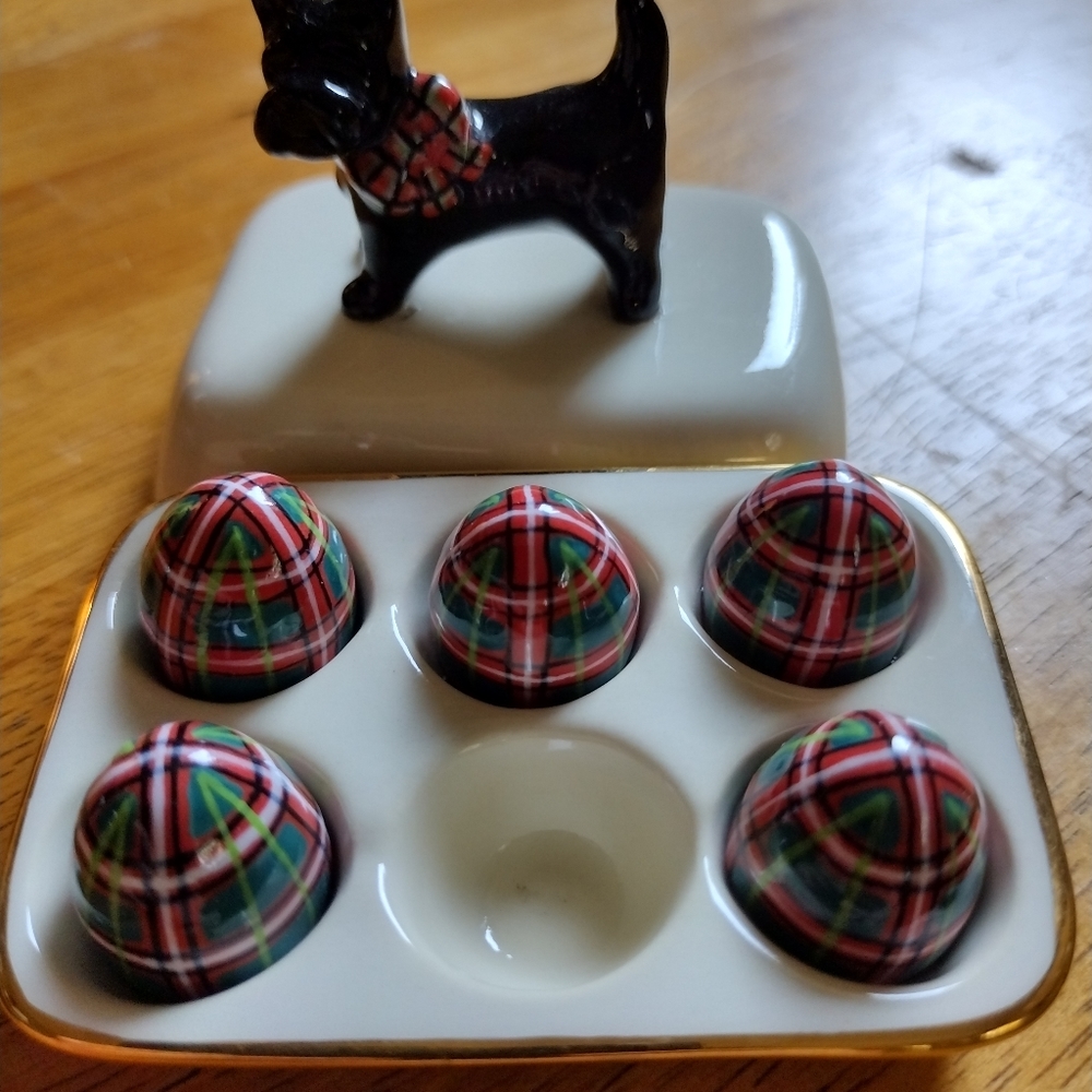 Vintage Scottie Dog with eggs